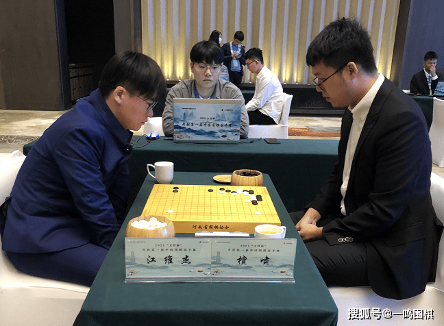 爱游戏全站-燕山鲸鲨队鏖战东海黑豹队，篮球超级杯读秒绝平，转换速度占优。冲刺阶段不容有失的简单介绍