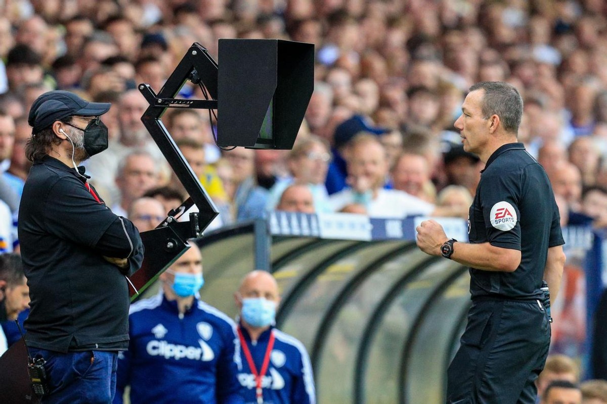 清晨亚特兰大调整名单以备法甲；再遭质疑环节打磨；信心回归；球队文化再被提及的简单介绍