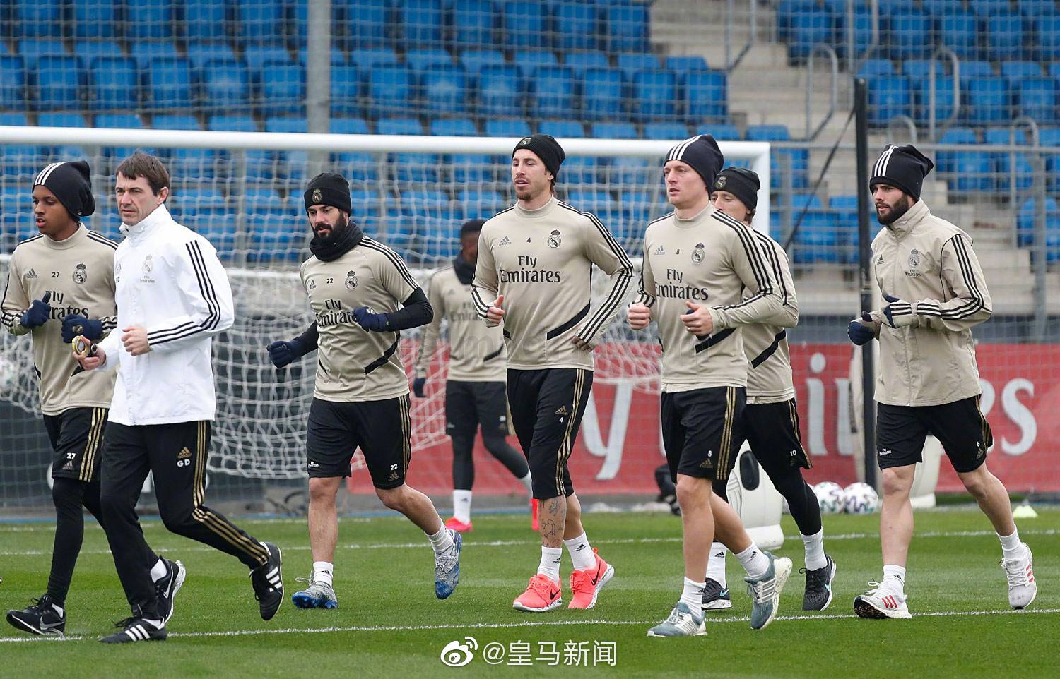 爱游戏体育app下载-冲刺阶段马赛备战国王杯，回应争议细节曝光，压力陡增，心理建设被强调(战山为王迷途全文免费阅读)